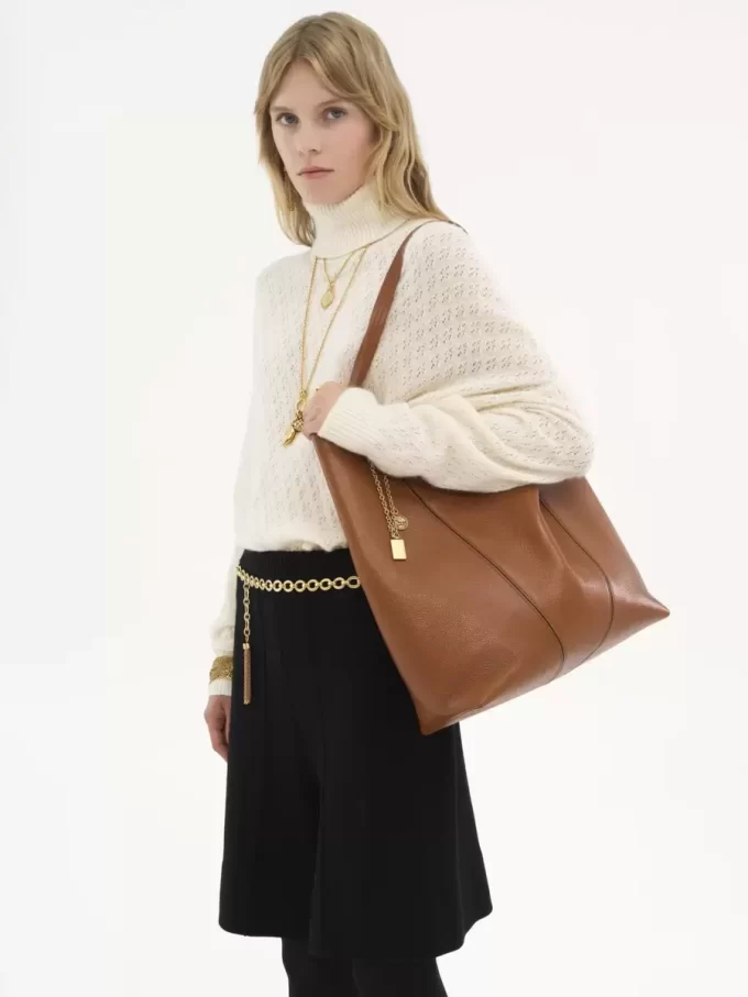 Große Chloé Spin Tote Bag aus genarbtem Leder Große Chloé Spin Tote Bag aus genarbtem Leder