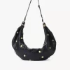 Große Hobo-Tasche „Armband“ aus genarbtem Leder mit Nieten Große Hobo-Tasche „Armband“ aus genarbtem Leder mit Nieten
