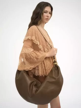 Große Hobo-Tasche mit Armband aus genarbtem Leder