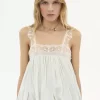 High-Low-Rüschenkleid aus Habotai-Seide und Spitze High-Low-Rüschenkleid aus Habotai-Seide und Spitze