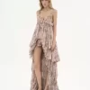 High-Low-Rüschenkleid aus Seidenmousseline High-Low-Rüschenkleid aus Seidenmousseline