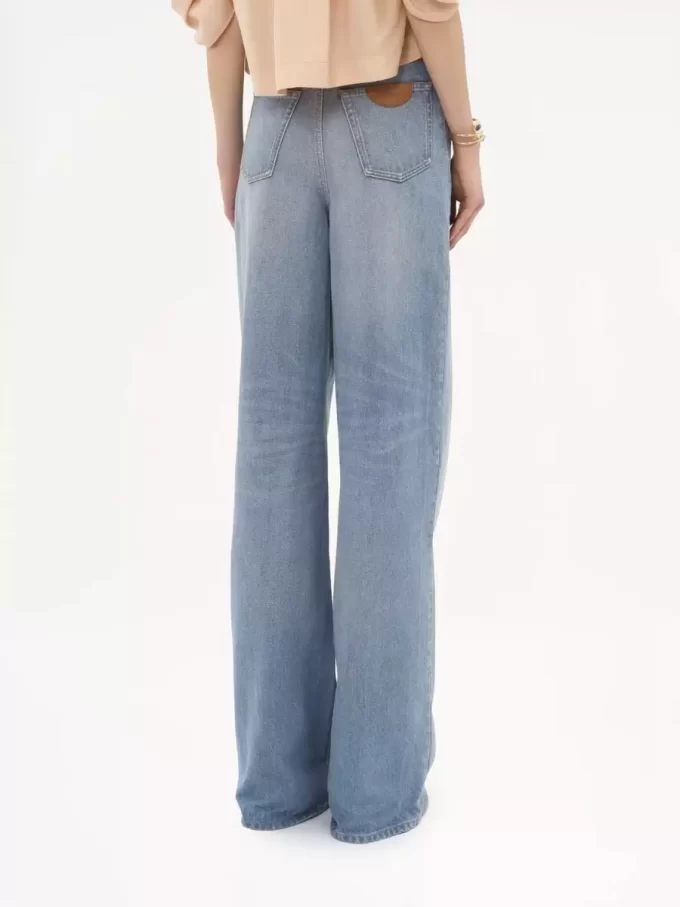 High-Rise-Jeans mit weitem Bein aus Denim High-Rise-Jeans mit weitem Bein aus Denim