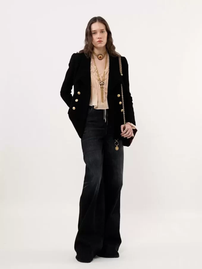 Zweireihige Tailored-Jacke aus Wollbouclette Zweireihige Tailored-Jacke aus Wollbouclette