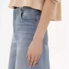 High-Rise-Jeans mit weitem Bein aus Denim High-Rise-Jeans mit weitem Bein aus Denim