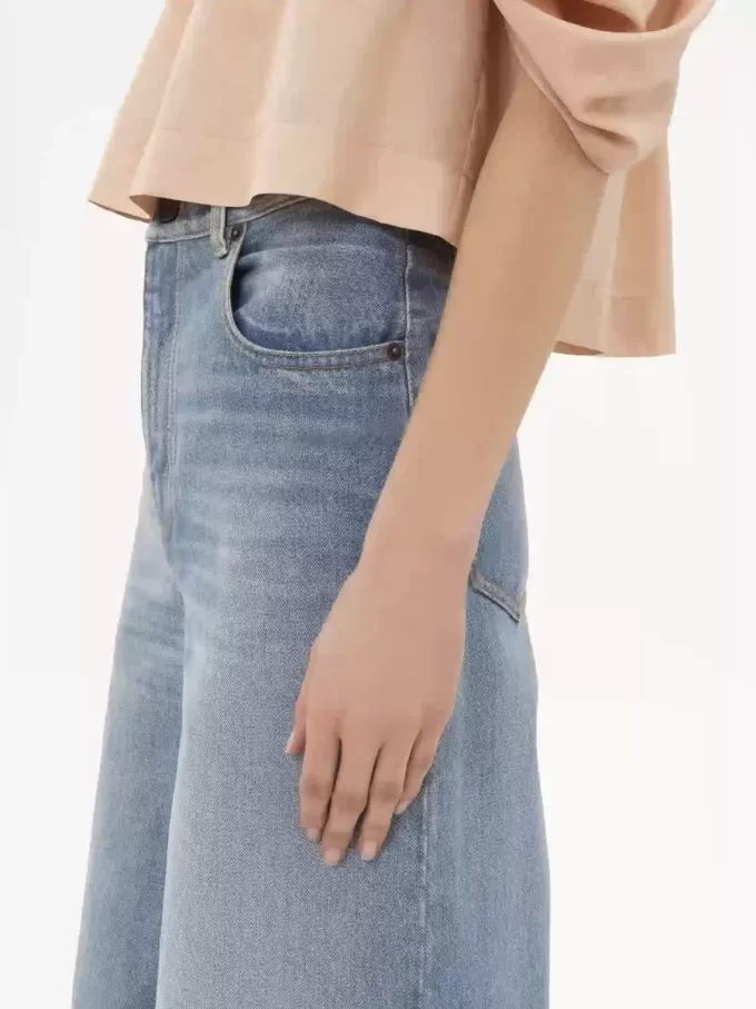 High-Rise-Jeans mit weitem Bein aus Denim High-Rise-Jeans mit weitem Bein aus Denim