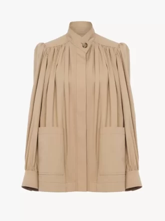 Hochgeschlossene, geraffte Jacke aus Baumwollgabardine