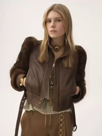 Hochgeschlossene Kurzjacke aus Leder