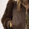 Hochgeschlossene Kurzjacke aus Leder Hochgeschlossene Kurzjacke aus Leder