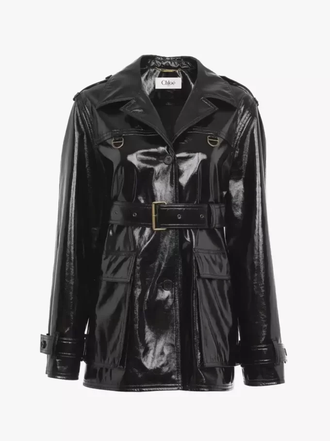 Jacke mit Gürtel aus glänzend beschichteter Baumwolle