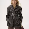 Jacke mit Gürtel aus glänzend beschichteter Baumwolle