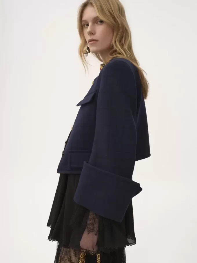 Kastige, kragenlose Jacke aus Wolle mit Karomuster Kastige, kragenlose Jacke aus Wolle mit Karomuster