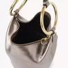 Kleine Bracelet-Handtasche aus metallisiertem Leder Kleine Bracelet-Handtasche aus metallisiertem Leder