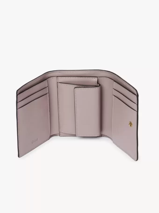 Kleine Chloé Iconic Trifold mit Münzfach aus glänzendem Leder