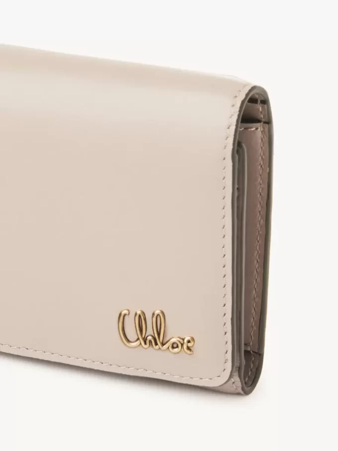 Kleine Chloé Iconic Trifold mit Münzfach aus glänzendem Leder