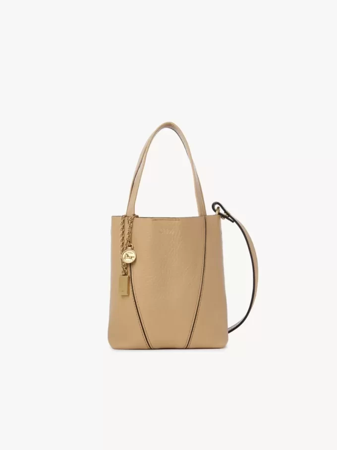 Kleine Chloé Spin Tote Bag aus genarbtem Leder Kleine Chloé Spin Tote Bag aus genarbtem Leder