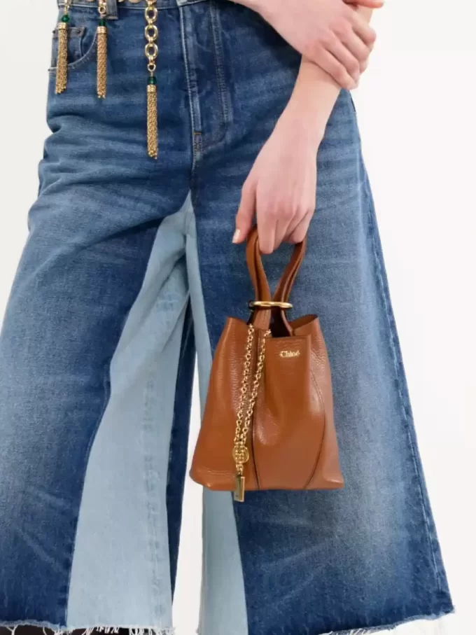 Kleine Chloé Spin Tote Bag aus genarbtem Leder