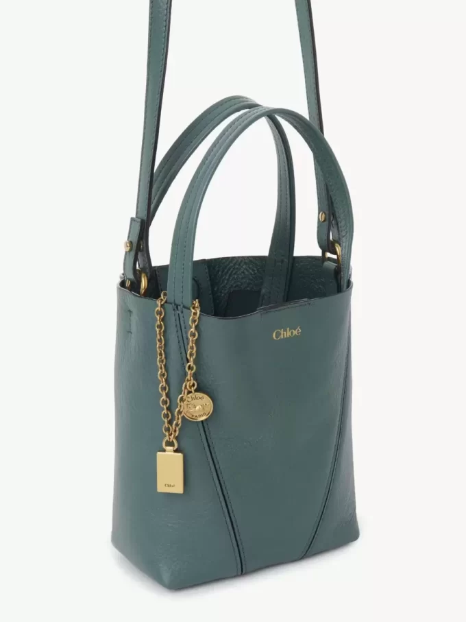 Kleine Chloé Spin Tote Bag aus genarbtem Leder