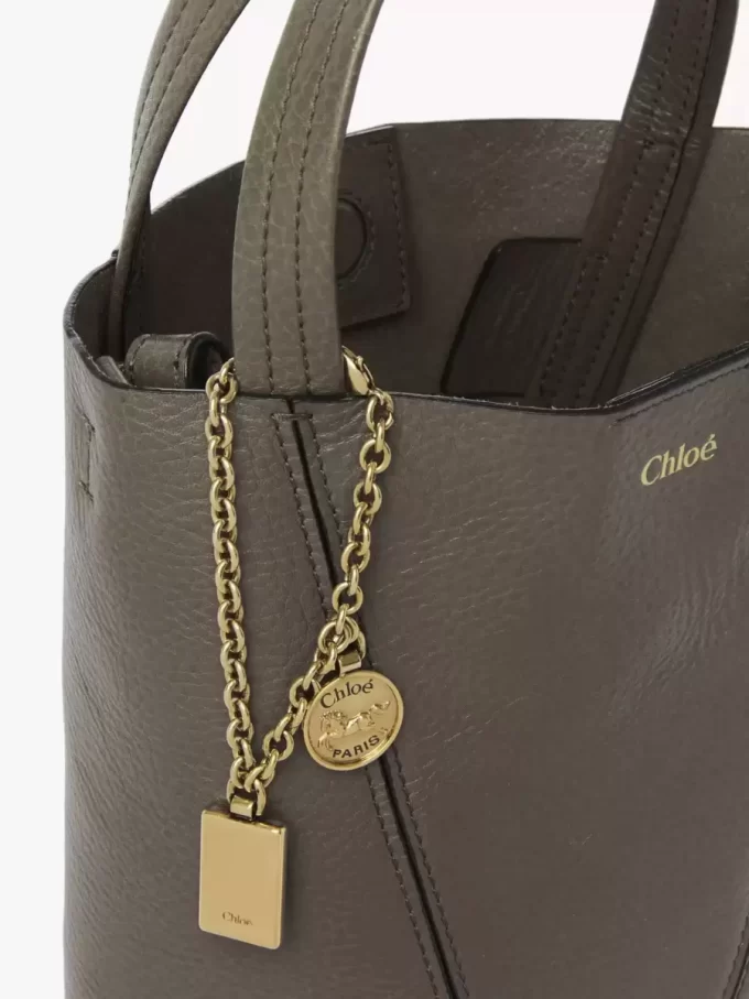 Kleine Chloé Spin Tote Bag aus genarbtem Leder