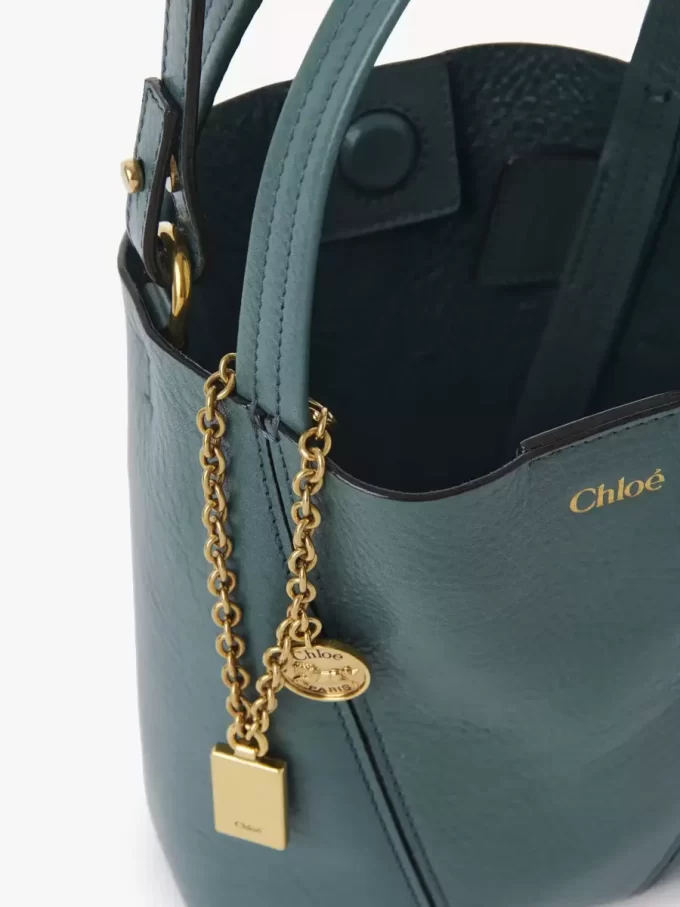 Kleine Chloé Spin Tote Bag aus genarbtem Leder