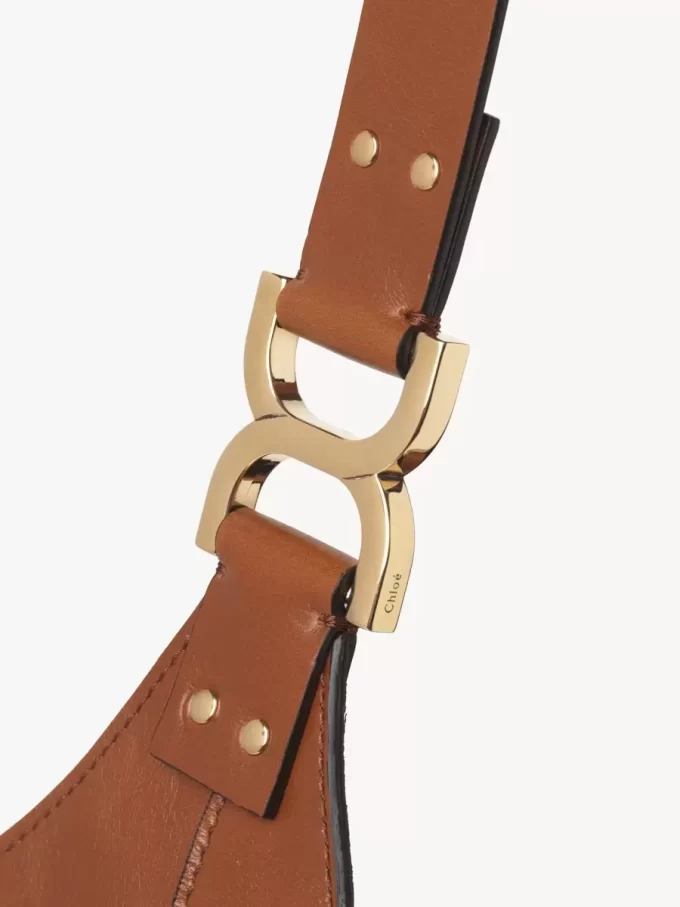 Kleine Hobo-Tasche Marcie aus glänzendem Leder Kleine Hobo-Tasche Marcie aus glänzendem Leder