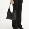 Kleine Hobo-Tasche Marcie aus glänzendem Leder Kleine Hobo-Tasche Marcie aus glänzendem Leder