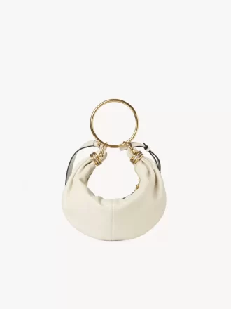 Kleine Hobo-Tasche mit Armband aus genarbtem Leder