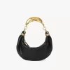 Kleine Hobo-Tasche mit Armband aus genarbtem Leder Kleine Hobo-Tasche mit Armband aus genarbtem Leder