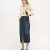 Kleine Hobo-Tasche mit Armband aus genarbtem Leder Kleine Hobo-Tasche mit Armband aus genarbtem Leder