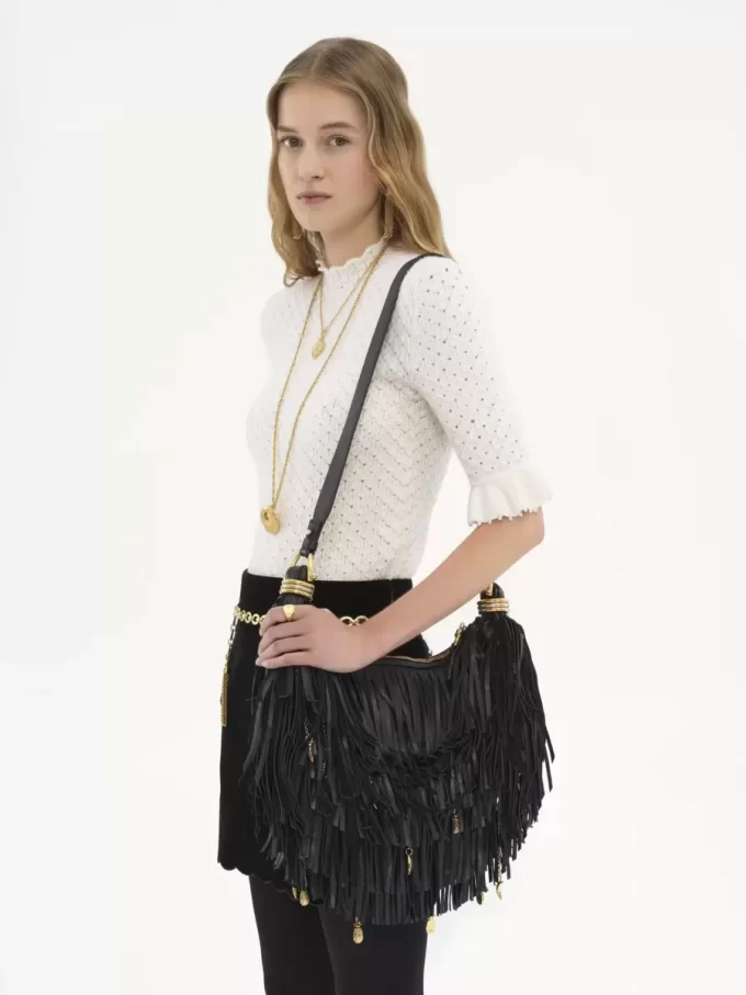Kleine Hobo-Tasche mit Armband aus Leder mit Fransen Kleine Hobo-Tasche mit Armband aus Leder mit Fransen
