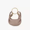 Kleine Hobo-Tasche mit Schlangenarmband aus genarbtem Leder