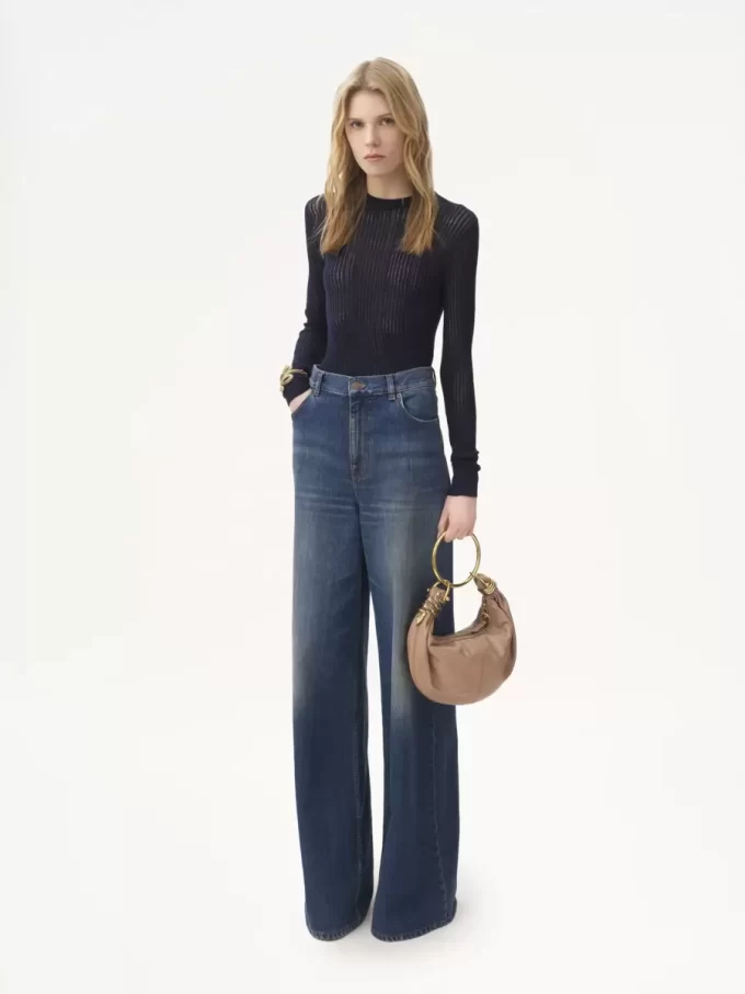 Kleine Hobo-Tasche mit Schlangenarmband aus genarbtem Leder