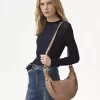 Kleine Hobo-Tasche mit Schlangenarmband aus genarbtem Leder