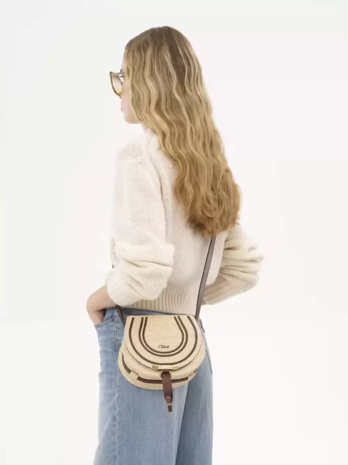 Kleine Marcie-Satteltasche aus Bastfasern