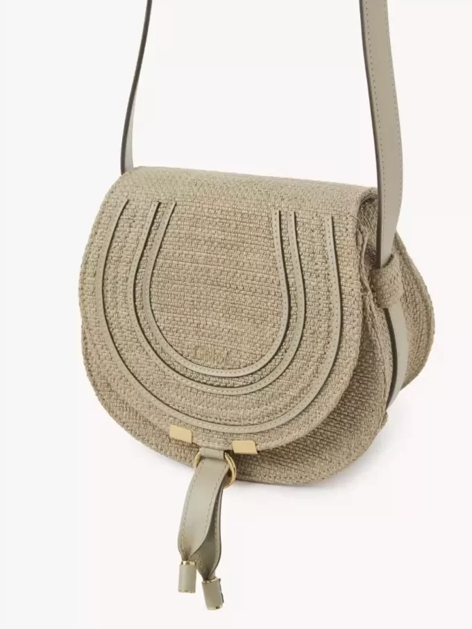Kleine Marcie-Satteltasche aus Bastfasern