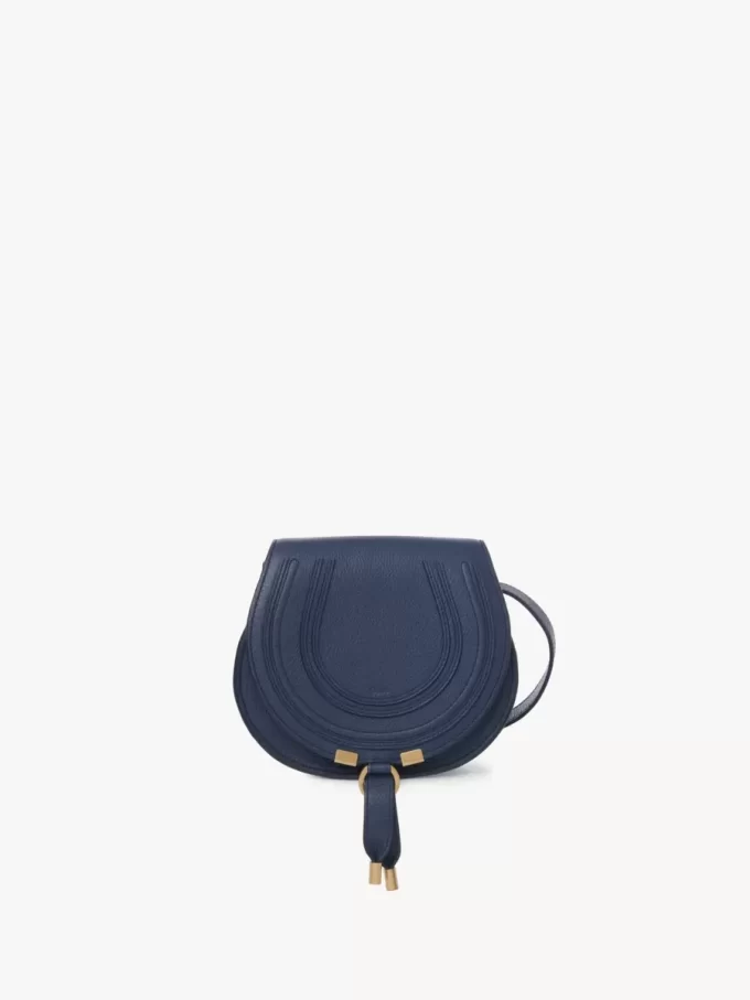 Kleine Marcie Satteltasche aus genarbtem Leder Kleine Marcie Satteltasche aus genarbtem Leder