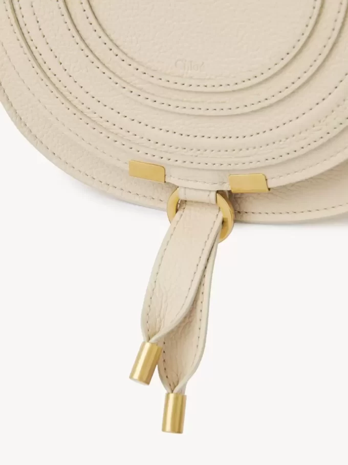 Kleine Marcie Satteltasche aus genarbtem Leder