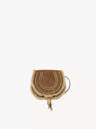 Kleine Marcie-Satteltasche aus Wildleder und Lammfell