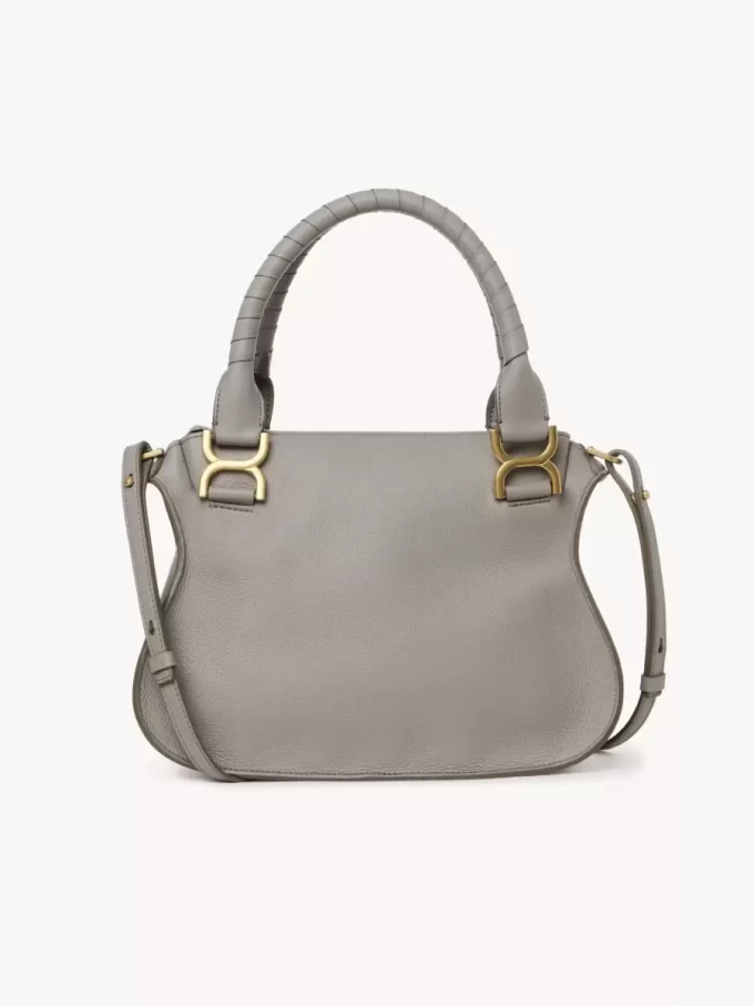 Kleine Marcie-Tasche aus genarbtem Leder Kleine Marcie-Tasche aus genarbtem Leder