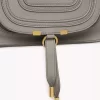Kleine Marcie-Tasche aus genarbtem Leder Kleine Marcie-Tasche aus genarbtem Leder