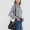 Kleine Marcie-Tasche aus genarbtem Leder Kleine Marcie-Tasche aus genarbtem Leder