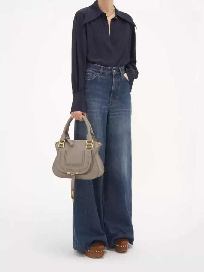Kleine Marcie-Tasche aus genarbtem Leder Kleine Marcie-Tasche aus genarbtem Leder