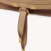 Kleine Marcie-Tasche aus genarbtem Leder Kleine Marcie-Tasche aus genarbtem Leder