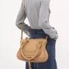 Kleine Marcie-Tasche aus genarbtem Leder Kleine Marcie-Tasche aus genarbtem Leder
