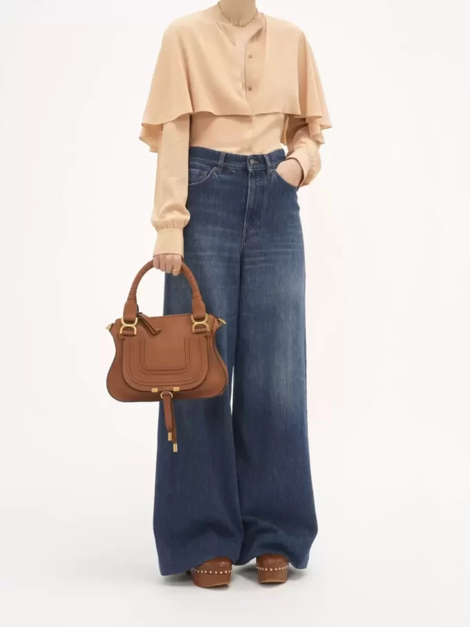 Kleine Marcie-Tasche aus genarbtem Leder Kleine Marcie-Tasche aus genarbtem Leder