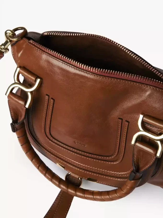 Kleine Marcie-Tasche aus glänzendem Leder Kleine Marcie-Tasche aus glänzendem Leder