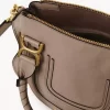 Kleine Marcie-Tasche aus glänzendem Leder Kleine Marcie-Tasche aus glänzendem Leder