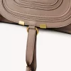 Kleine Marcie-Tasche aus glänzendem Leder Kleine Marcie-Tasche aus glänzendem Leder