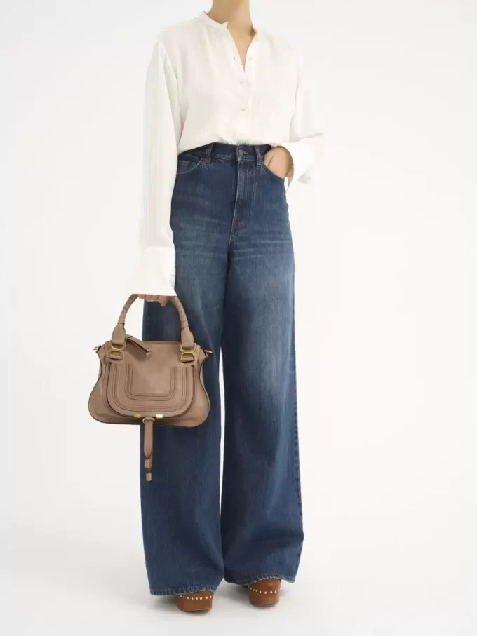 Kleine Marcie-Tasche aus glänzendem Leder Kleine Marcie-Tasche aus glänzendem Leder