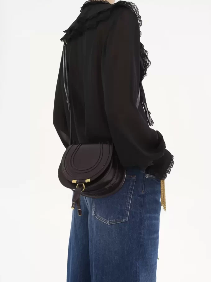 Kleine Satteltasche Marcie aus glänzendem Leder
