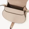 Kleine Satteltasche Marcie aus glänzendem Leder